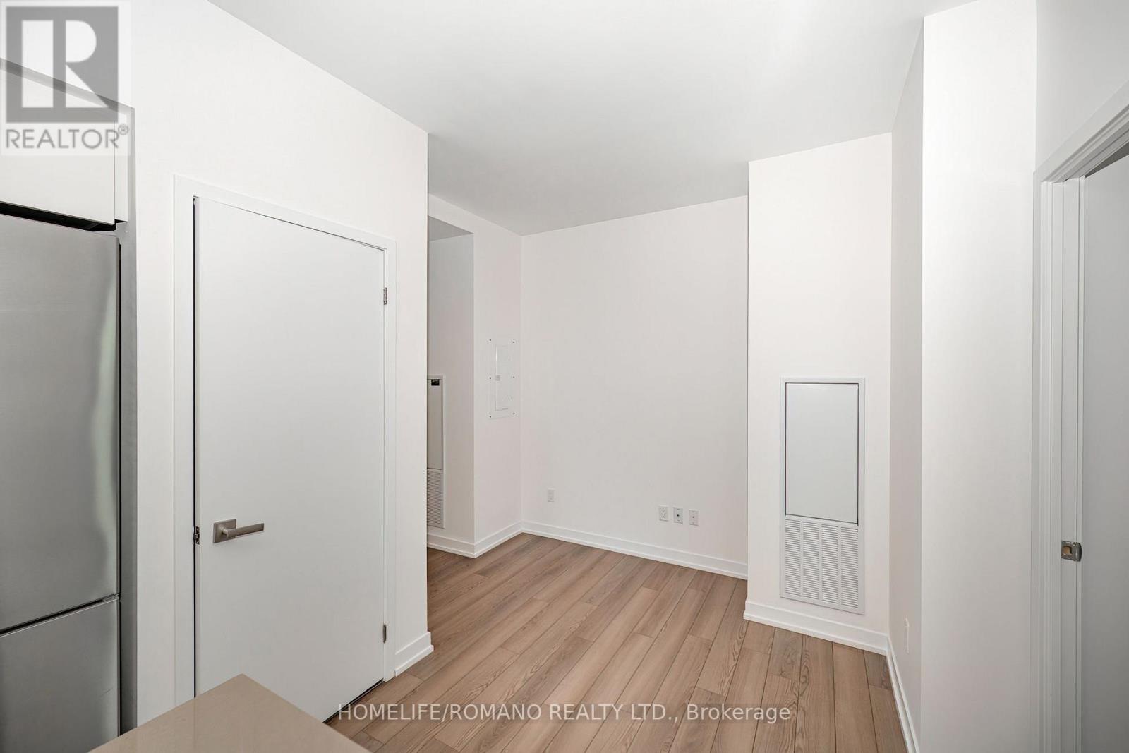 1602 - 31 Tippett Road Property Photo 7