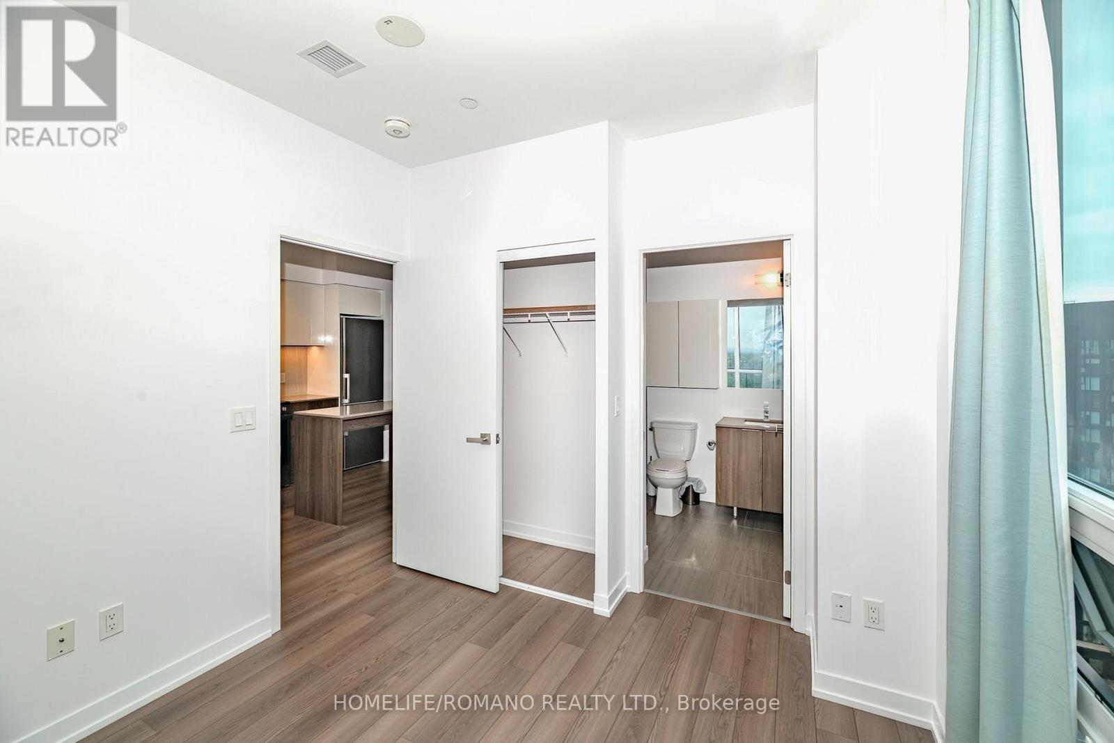 1602 - 31 Tippett Road Property Photo 10