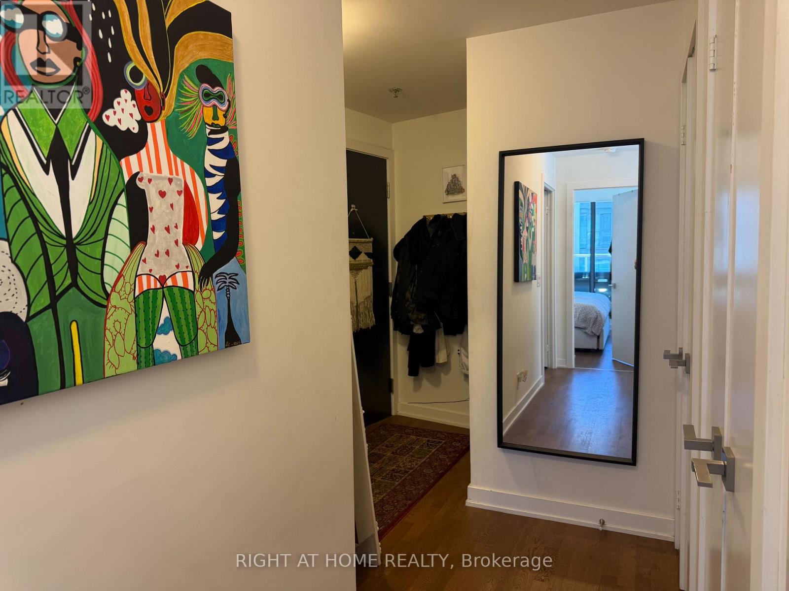 509 - 15 Beverley Street Property Photo 5