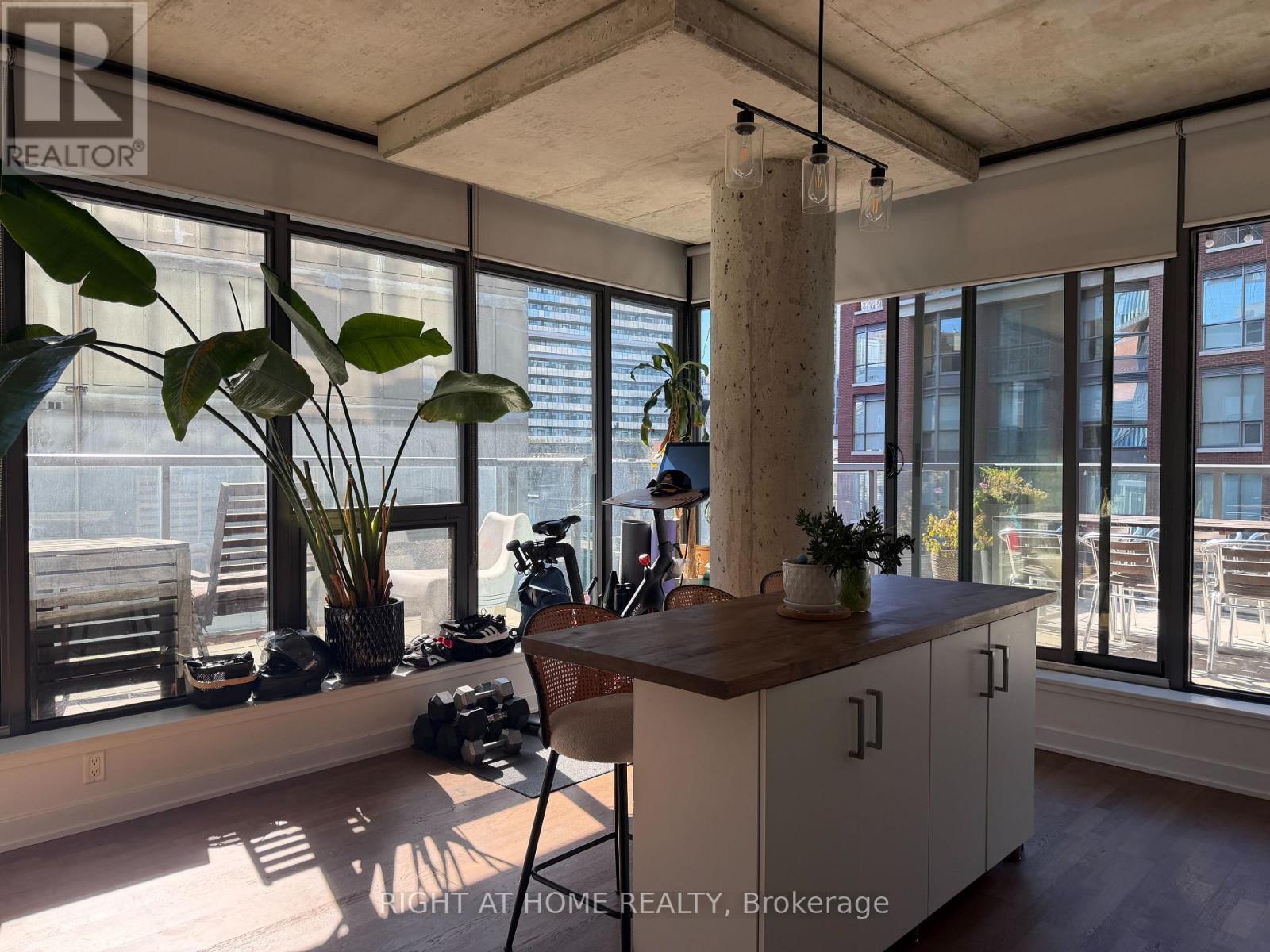 509 - 15 Beverley Street Property Photo 12