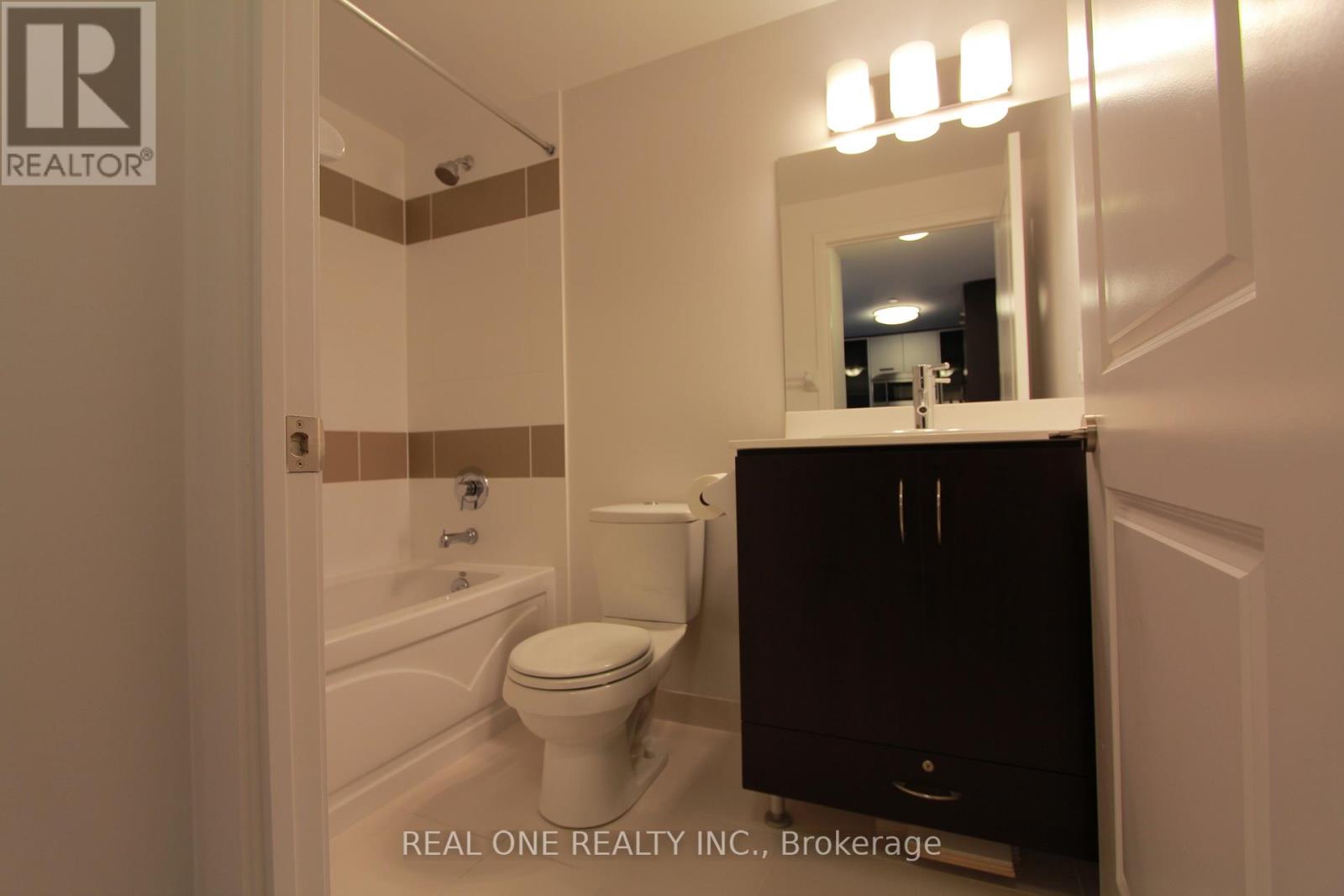 305 - 5168 Yonge Street N Property Photo 5