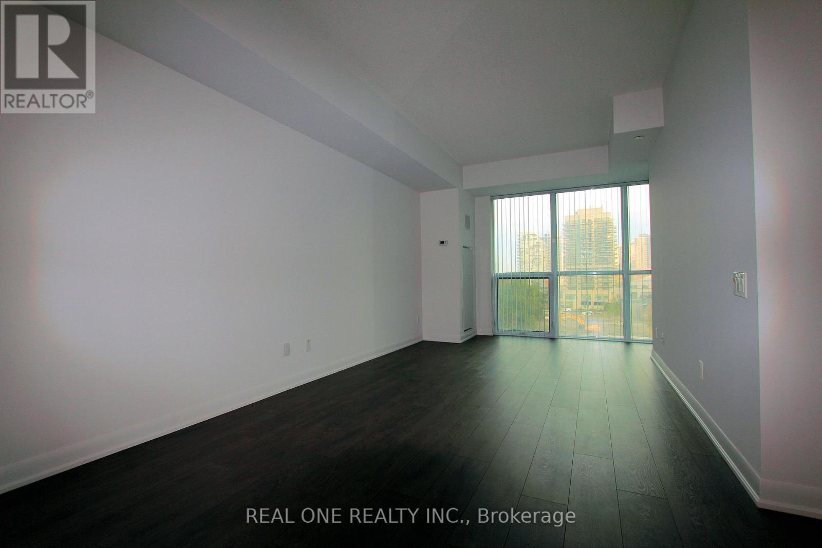 305 - 5168 Yonge Street N Property Photo 6