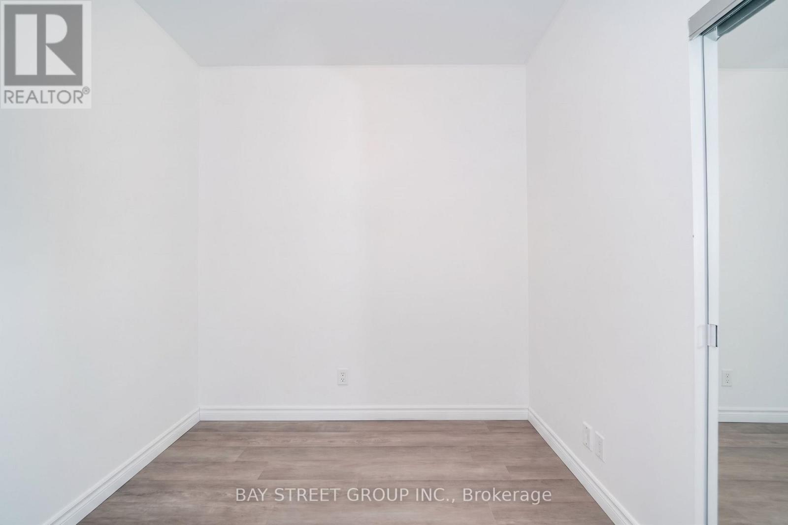 2005 - 500 Sherbourne Street Property Photo 15