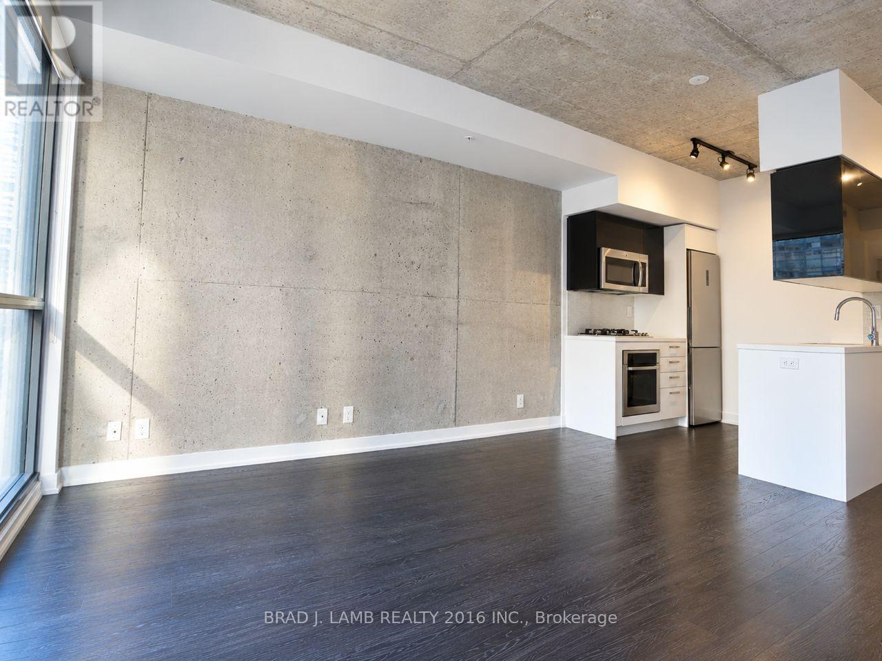 301 - 39 Brant Street Property Photo 3