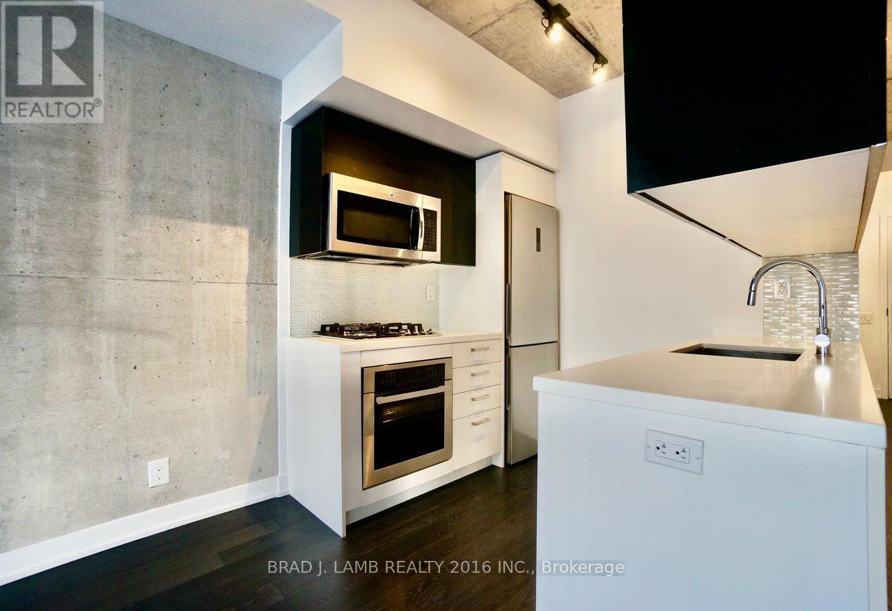 301 - 39 Brant Street Property Photo 4
