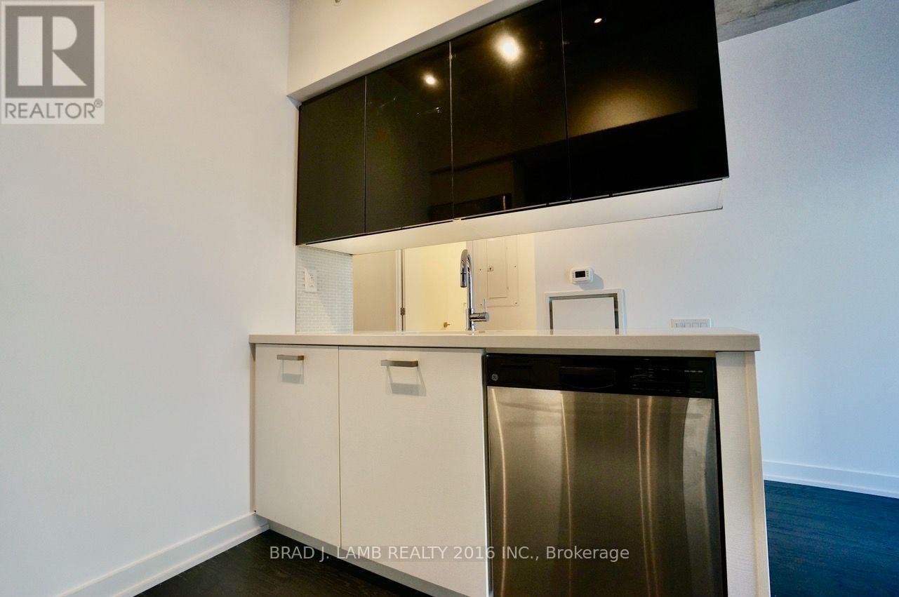 301 - 39 Brant Street Property Photo 5