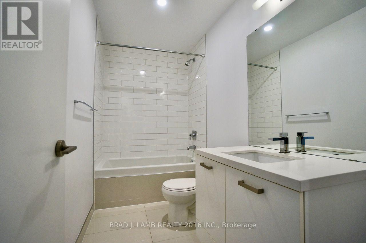 301 - 39 Brant Street Property Photo 12
