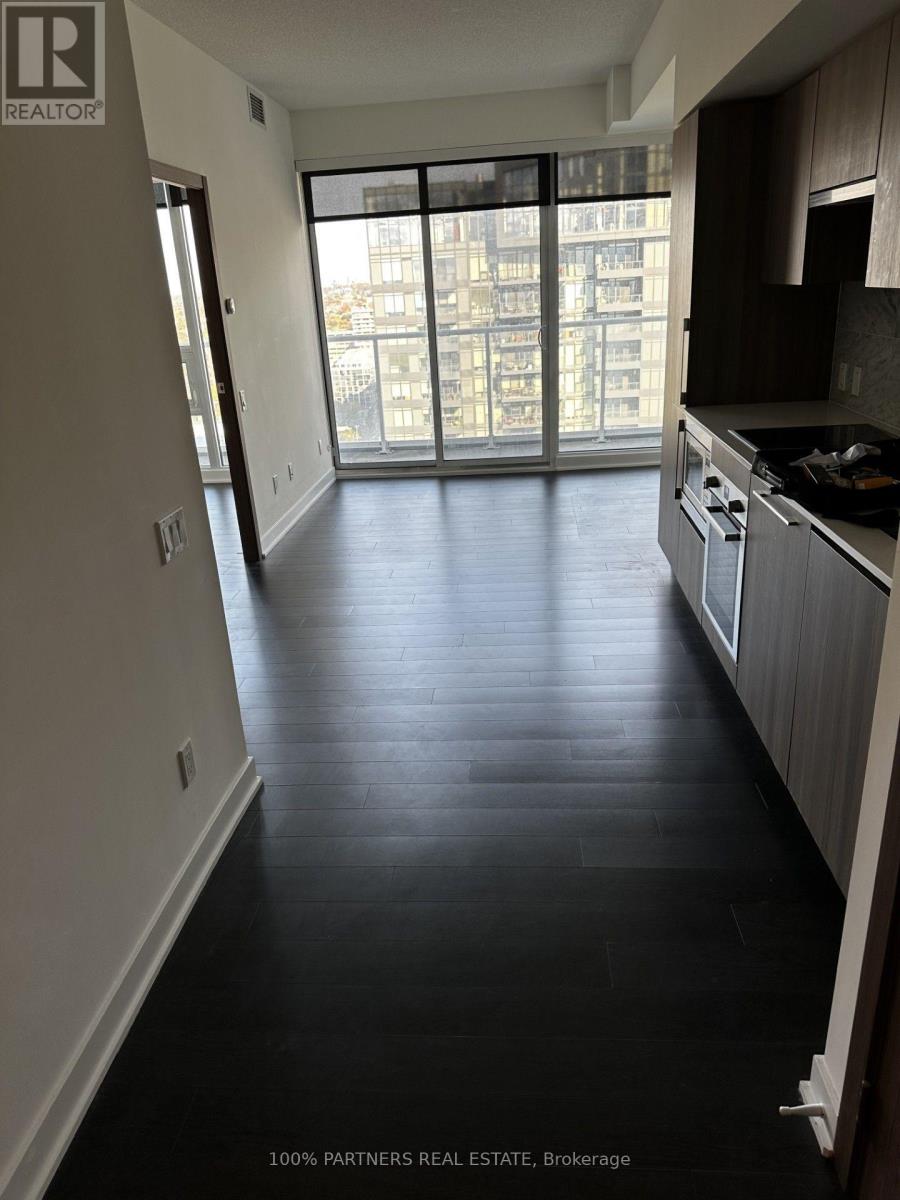 3507 - 17 Bathurst Street Property Photo 2