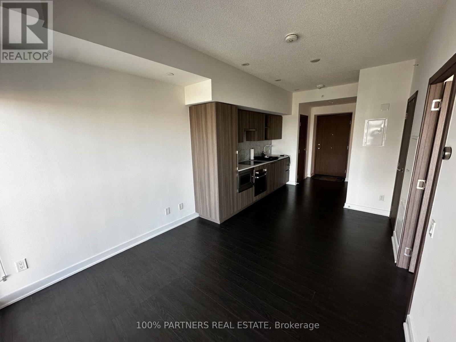 3507 - 17 Bathurst Street Property Photo 3