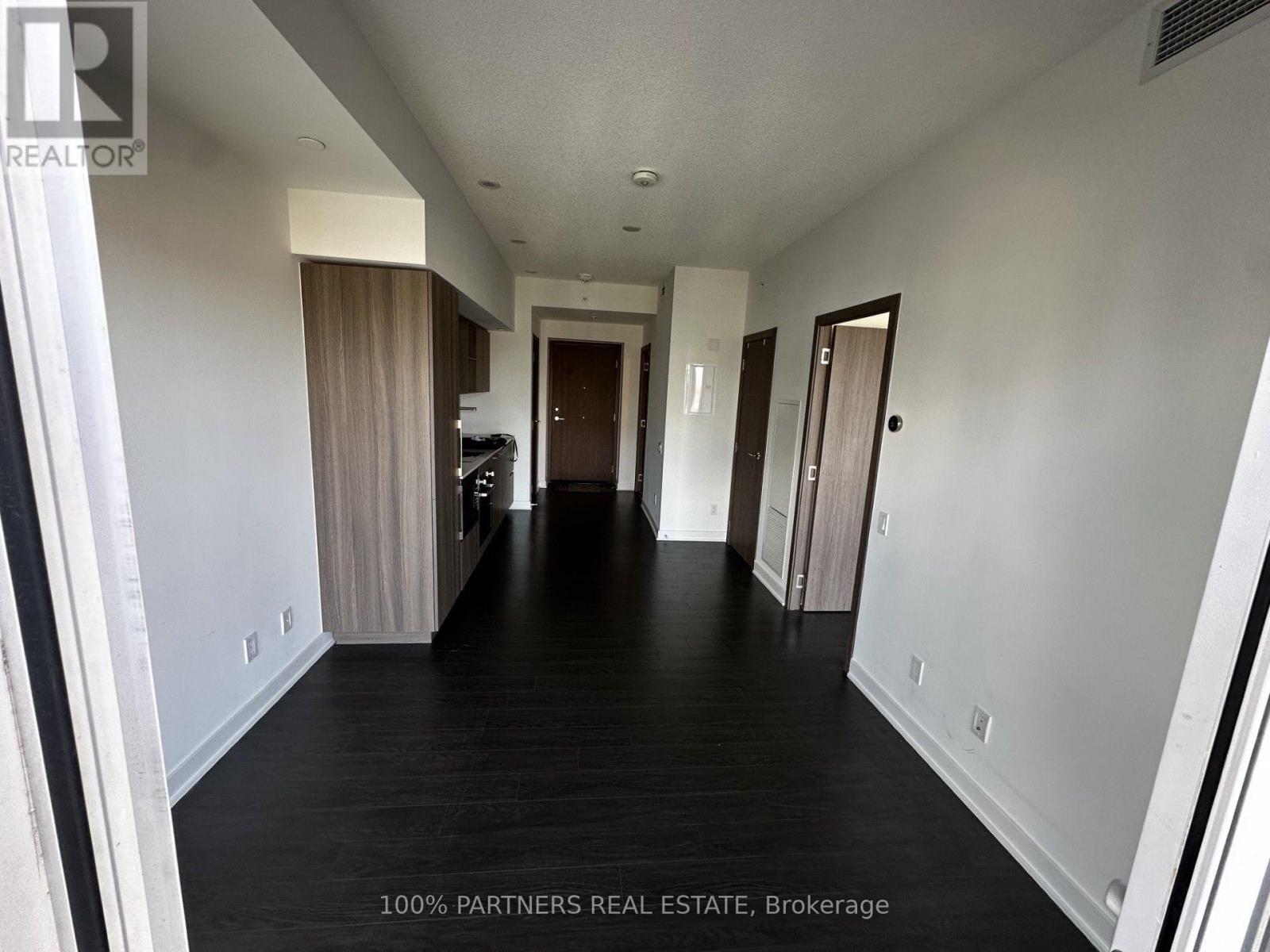 3507 - 17 Bathurst Street Property Photo 4