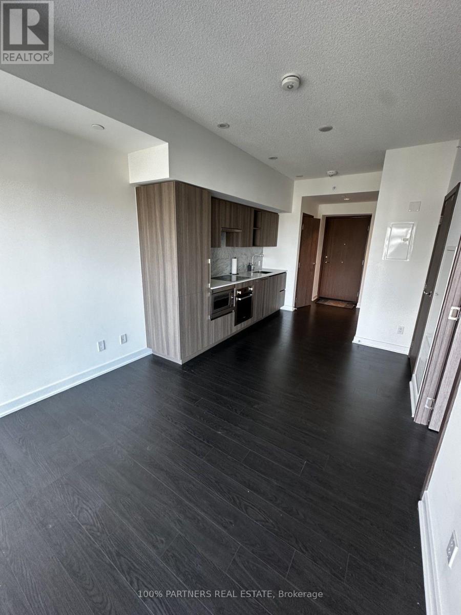 3507 - 17 Bathurst Street Property Photo 7