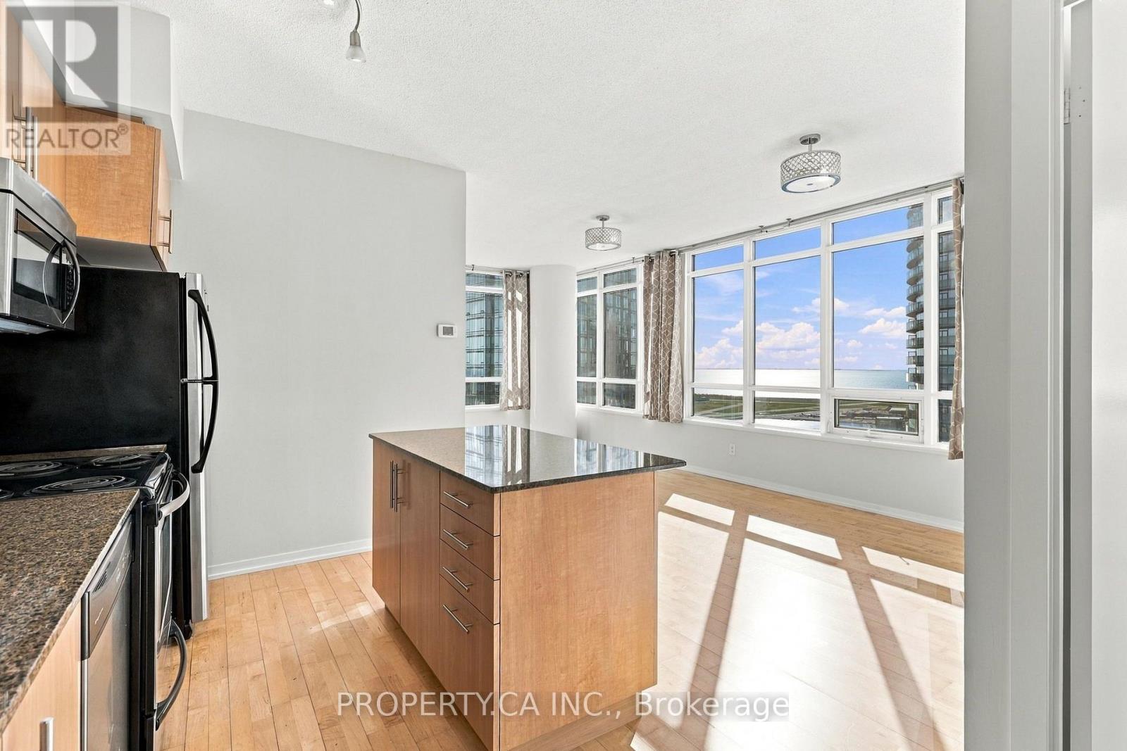 4310 - 55 Bremner Boulevard Property Photo 4
