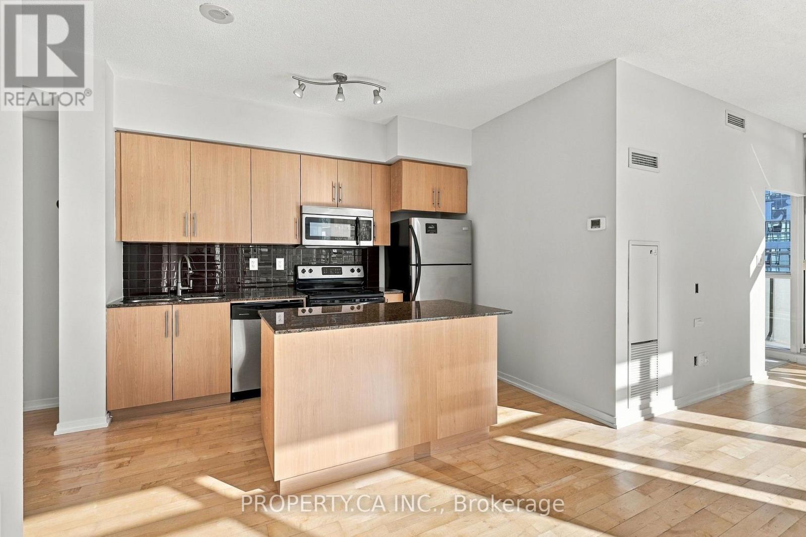 4310 - 55 Bremner Boulevard Property Photo 8
