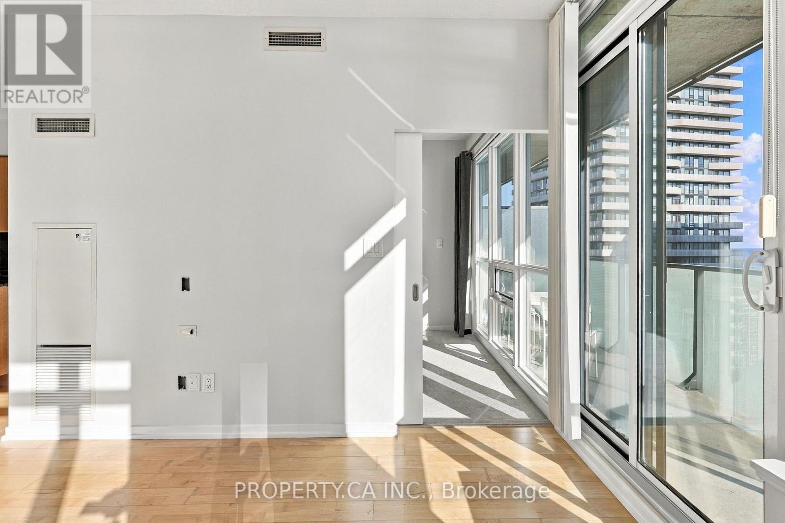 4310 - 55 Bremner Boulevard Property Photo 15