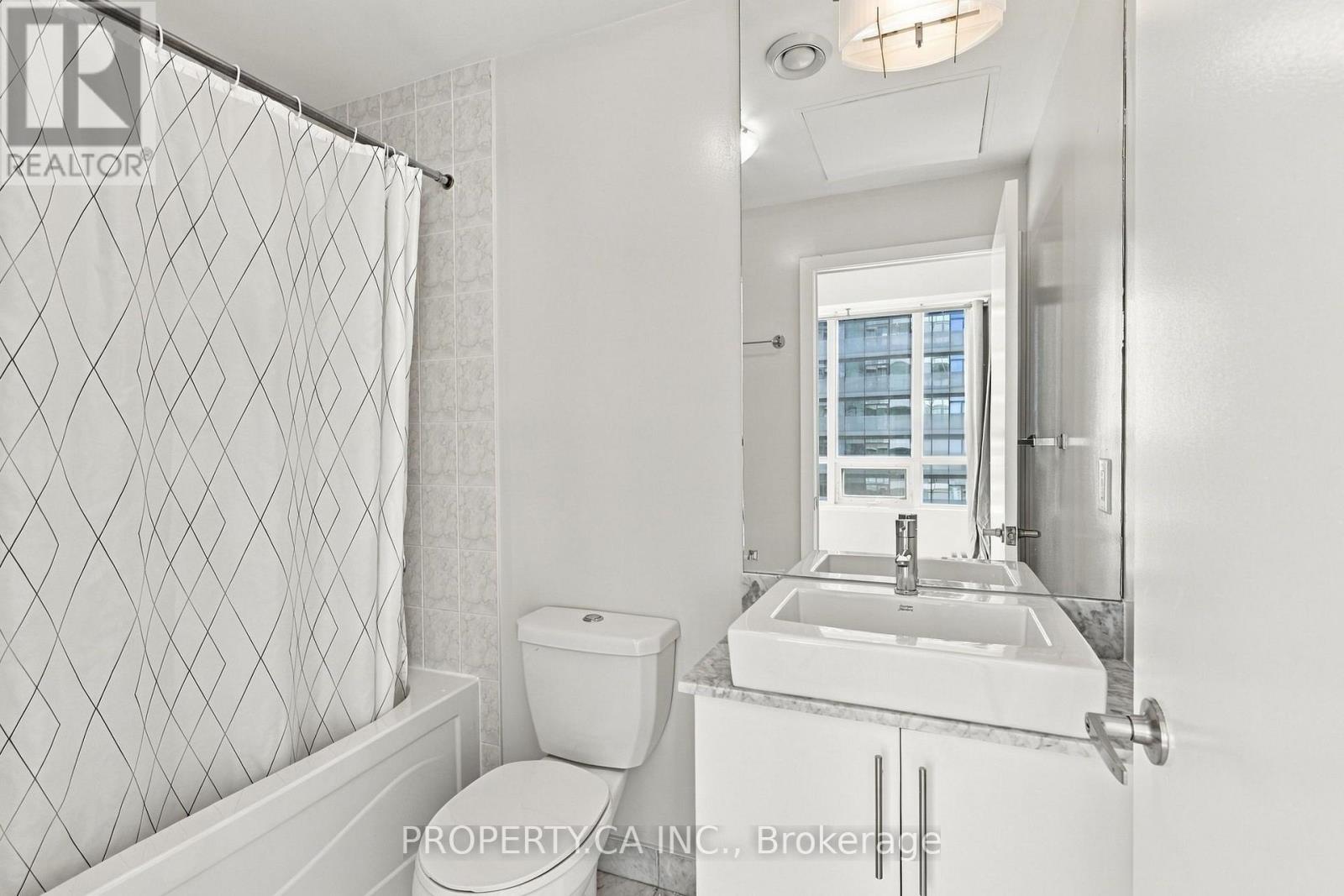 4310 - 55 Bremner Boulevard Property Photo 18