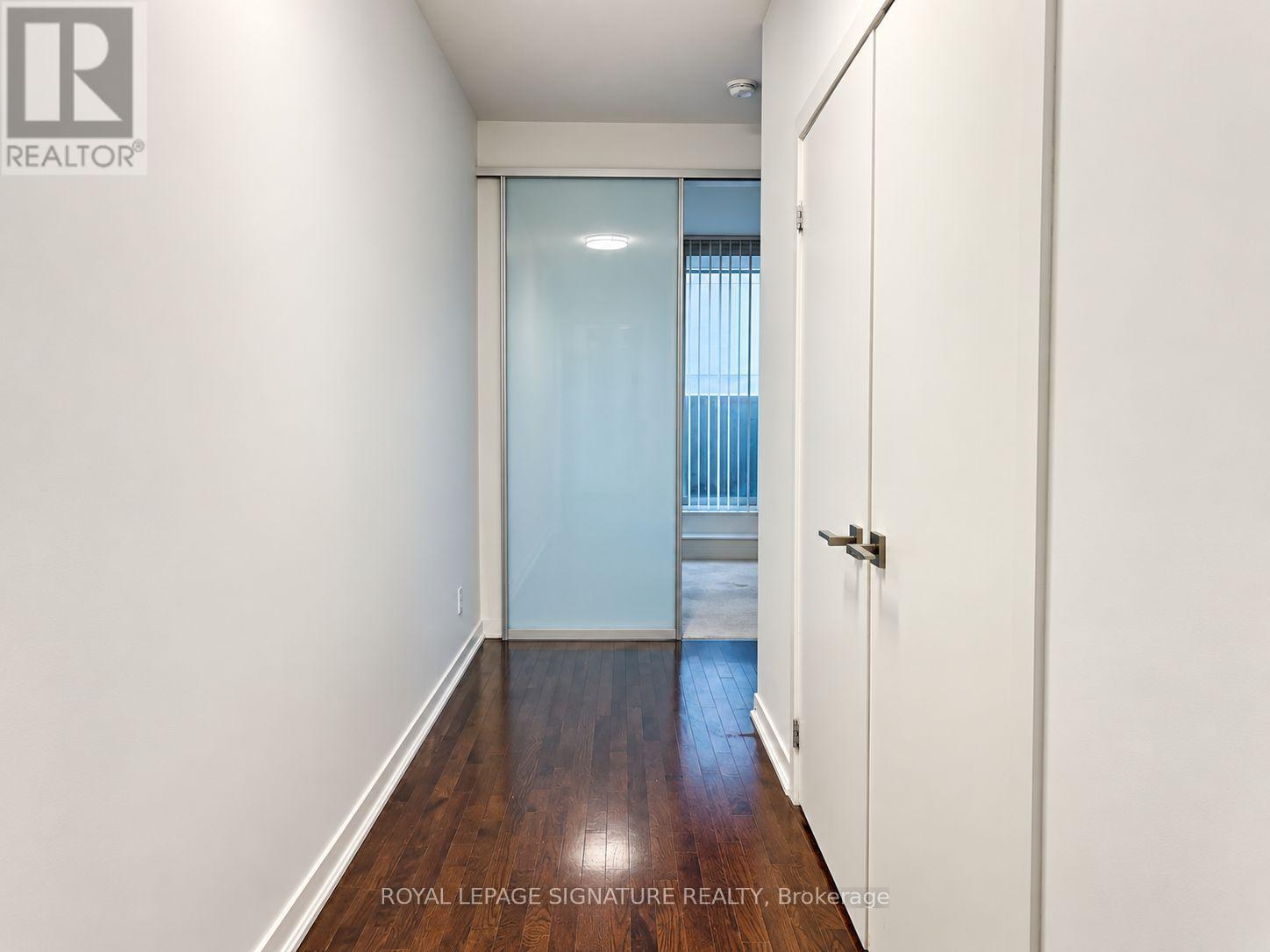 410 - 770 Bay Street Property Photo 5