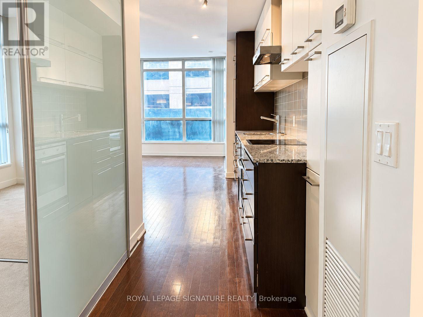 410 - 770 Bay Street Property Photo 8