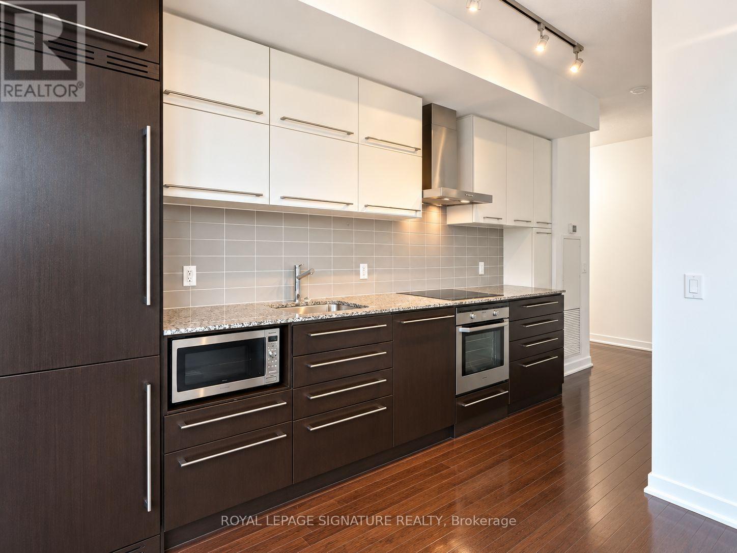 410 - 770 Bay Street Property Photo 10