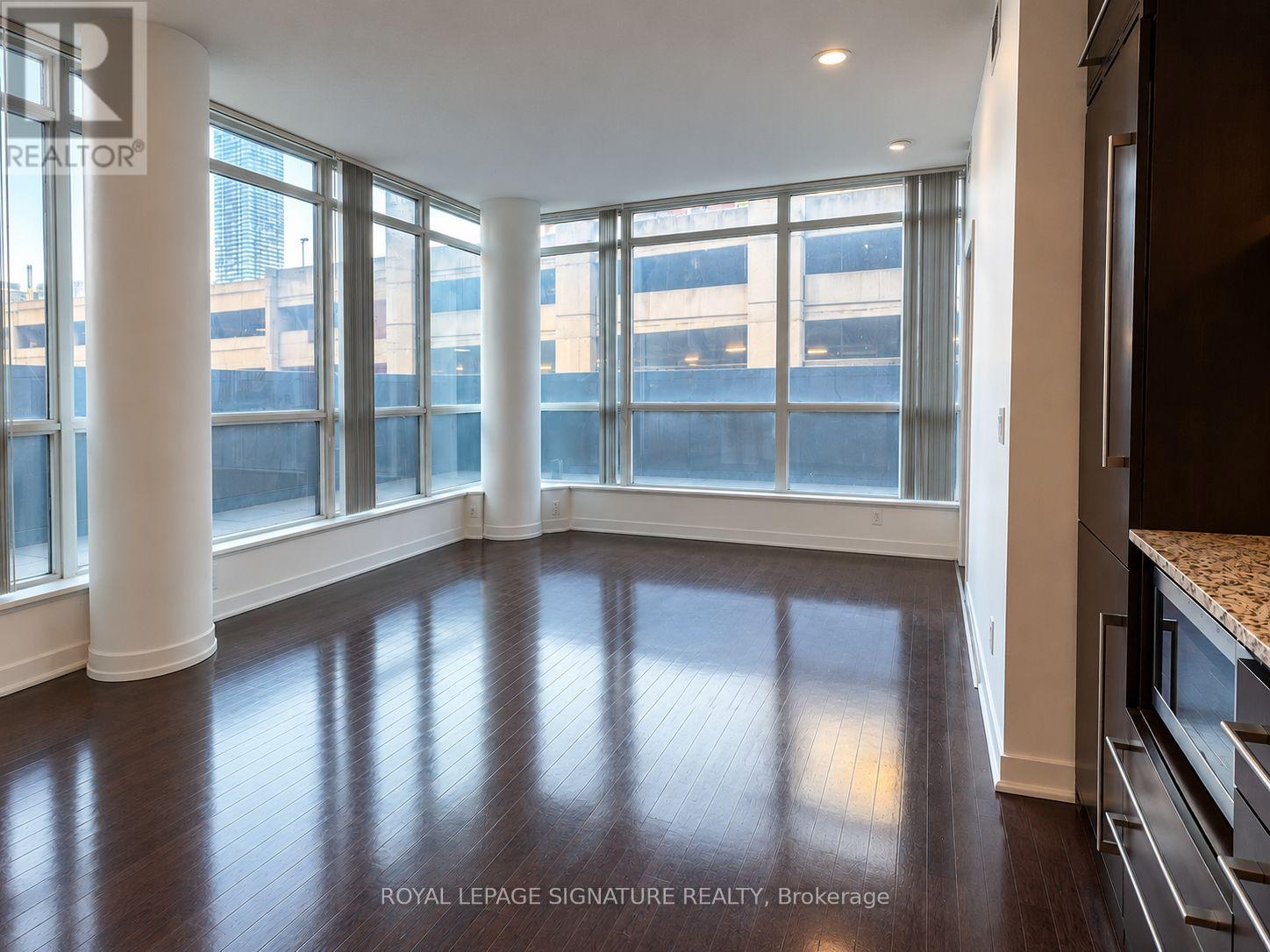 410 - 770 Bay Street Property Photo 12