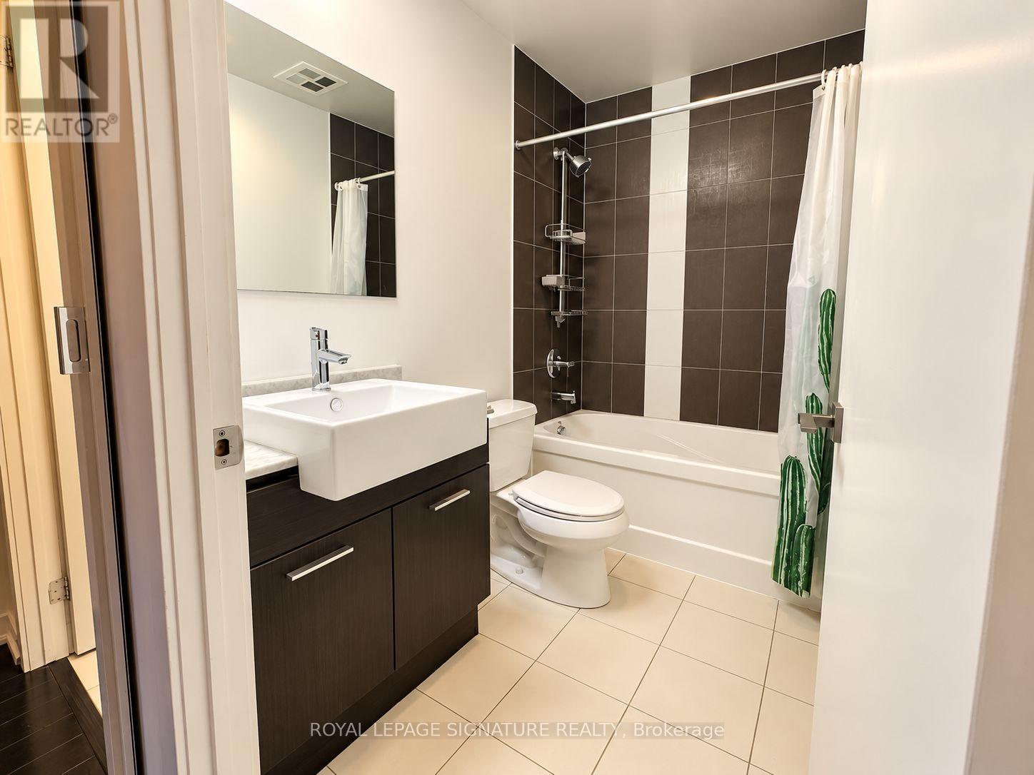 410 - 770 Bay Street Property Photo 16