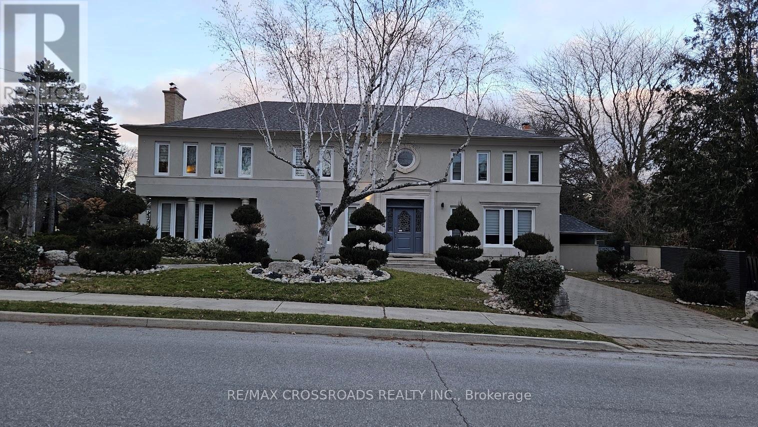 200 The Bridle Path Property Photo 4