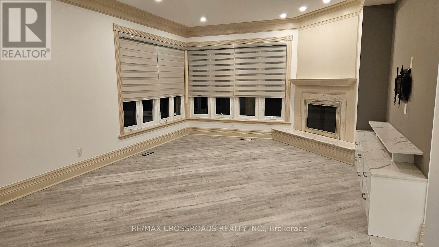 200 The Bridle Path Property Photo 8
