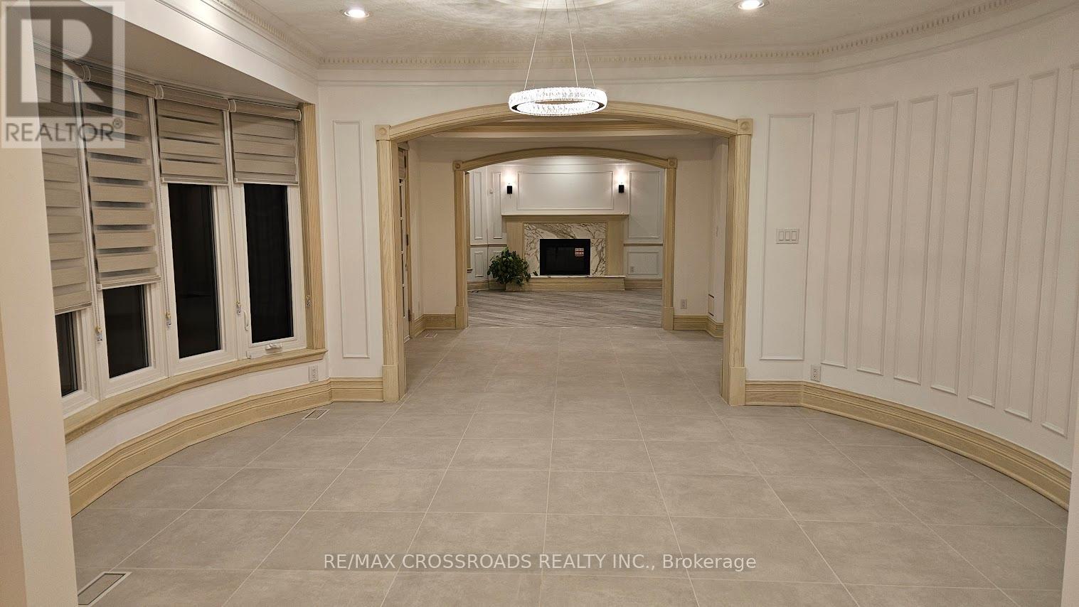200 The Bridle Path Property Photo 11