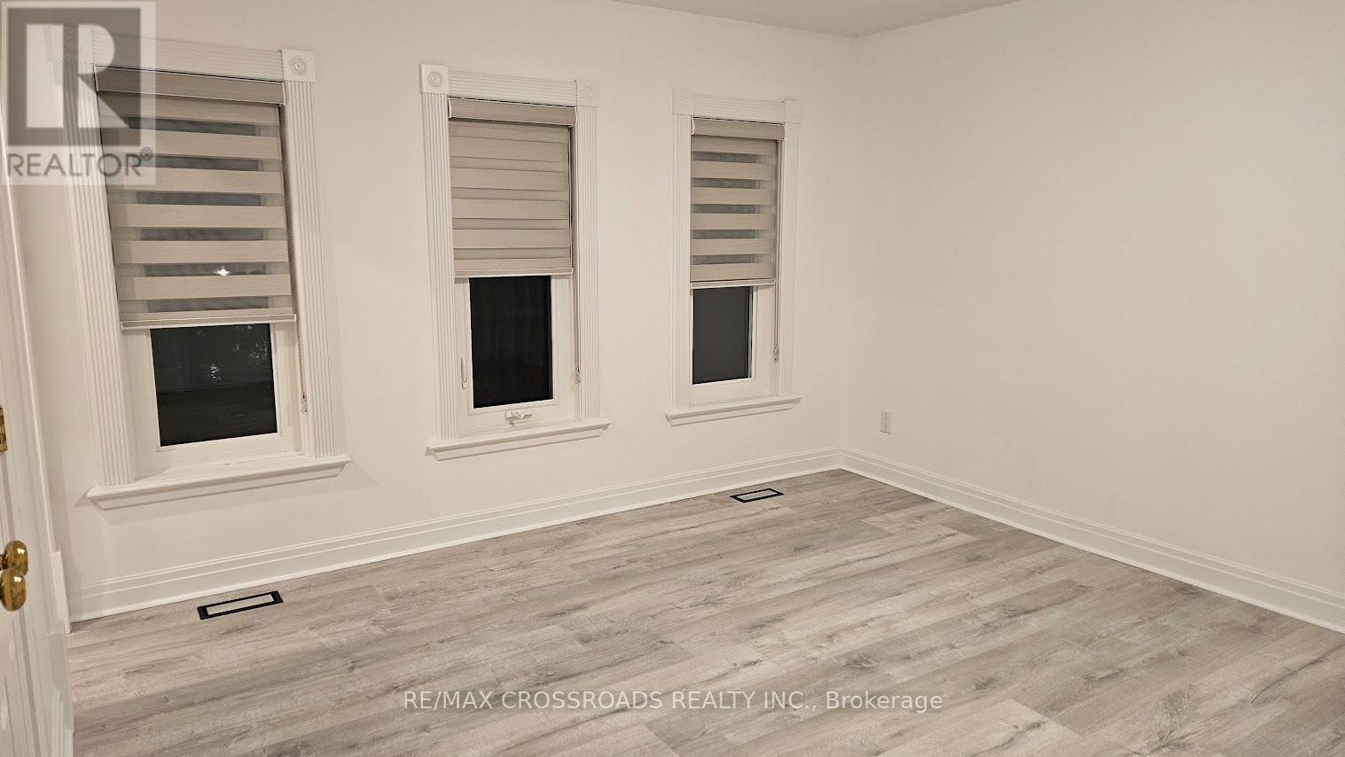 200 The Bridle Path Property Photo 16