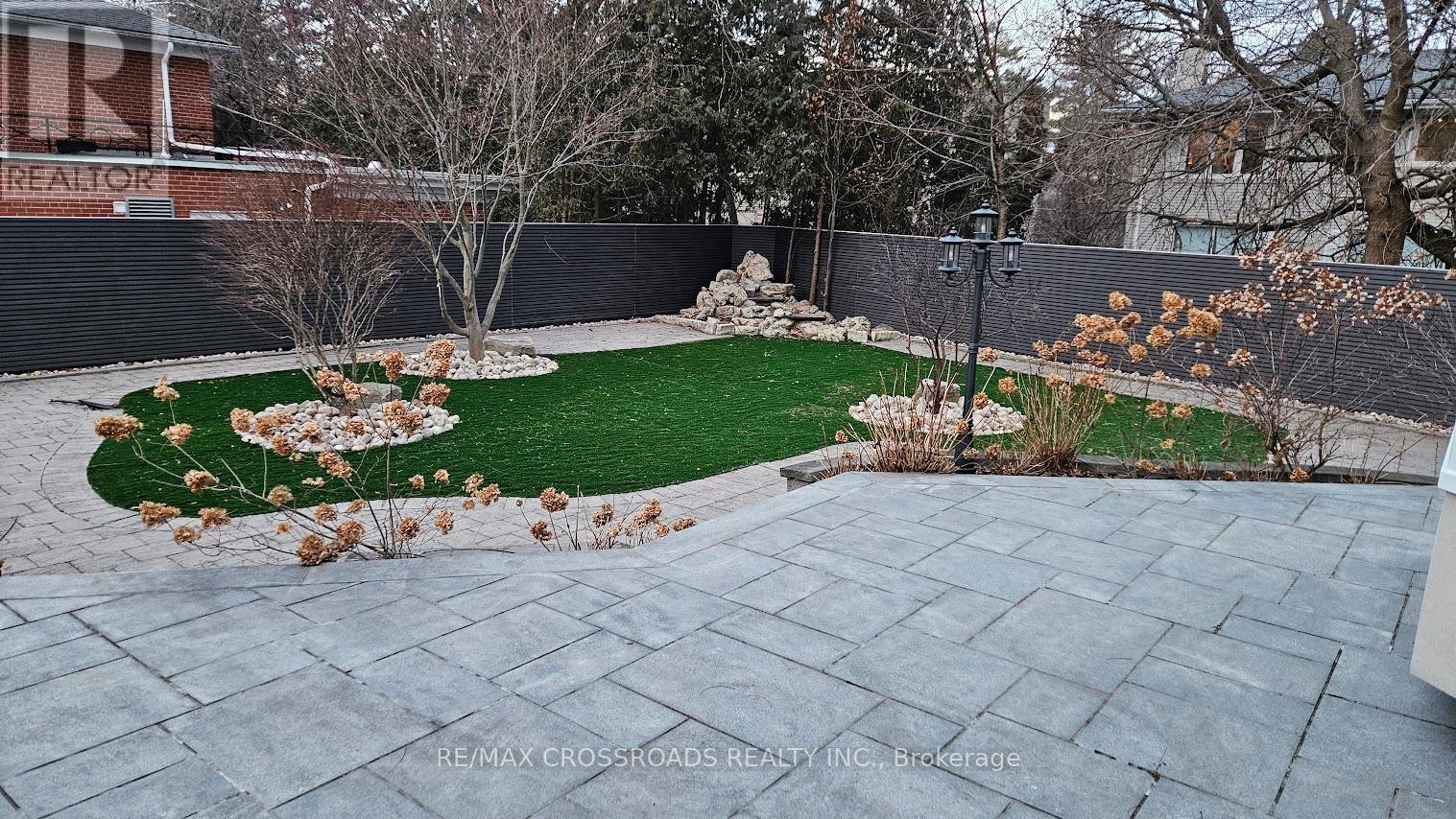 200 The Bridle Path Property Photo 19