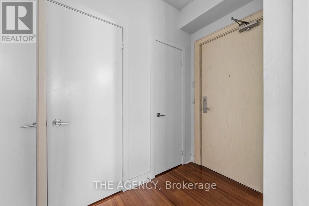 1314 - 438 King Street W Property Photo 6
