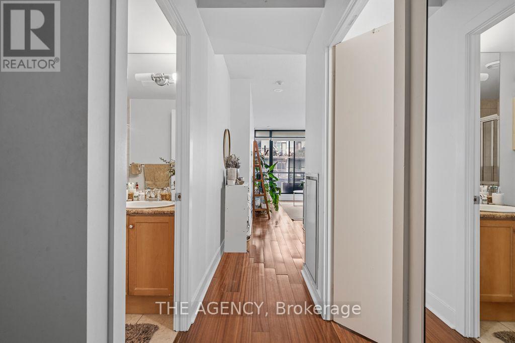 1314 - 438 King Street W Property Photo 8