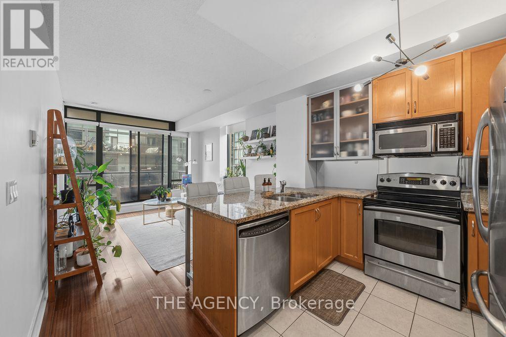 1314 - 438 King Street W Property Photo 11