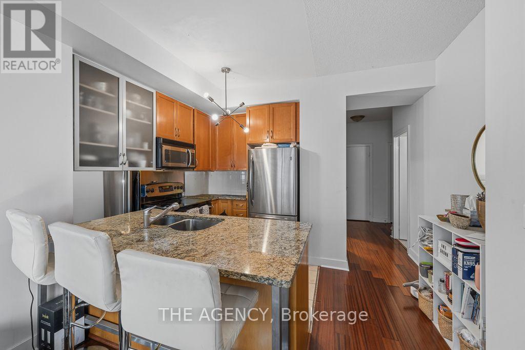 1314 - 438 King Street W Property Photo 13