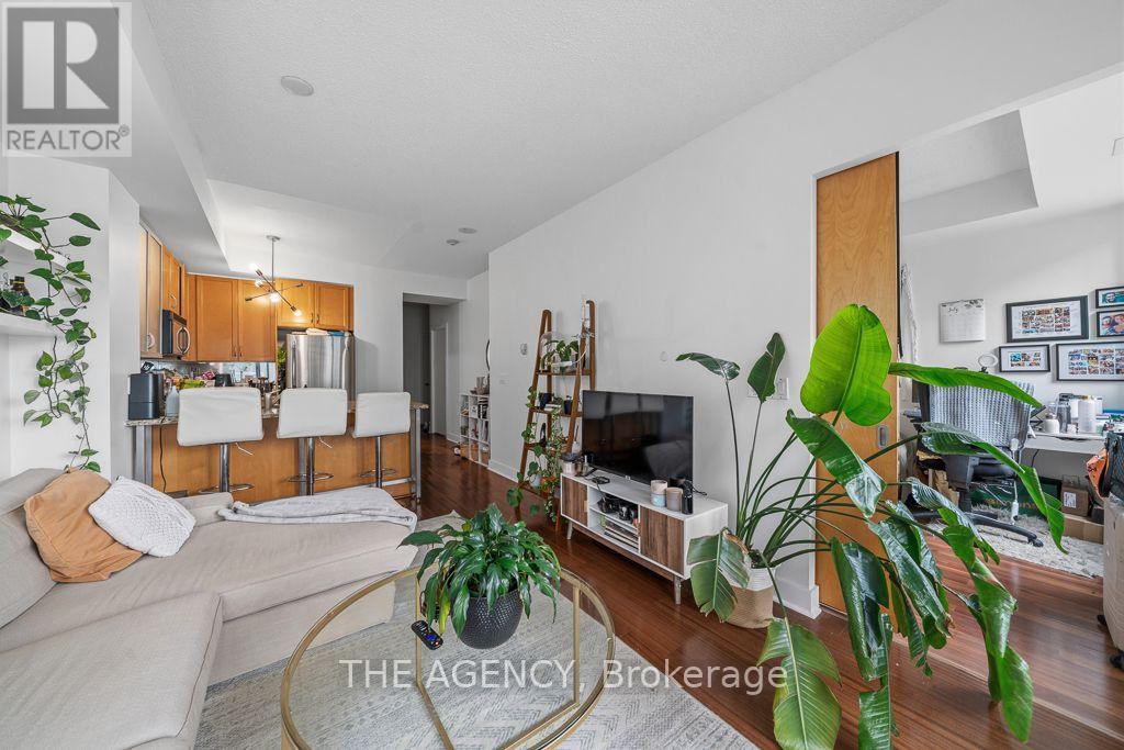 1314 - 438 King Street W Property Photo 16