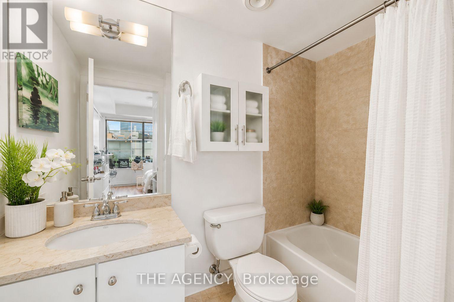 1314 - 438 King Street W Property Photo 23