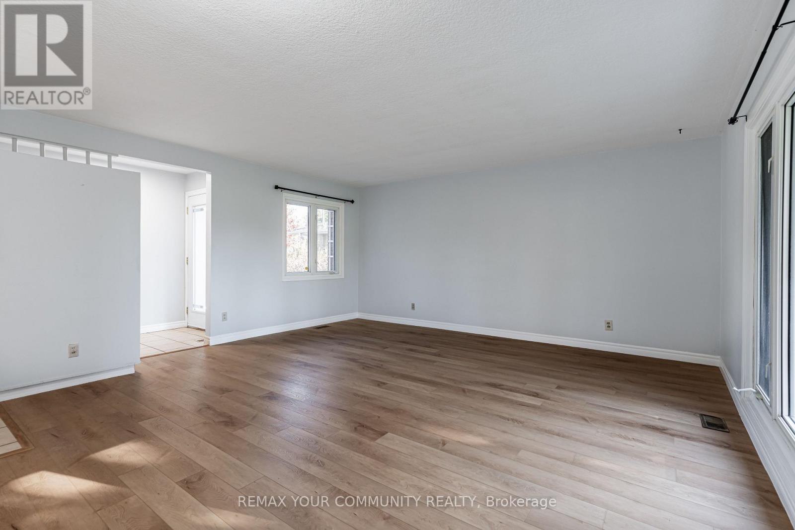 Main - 98 Wigmore Drive Property Photo 11