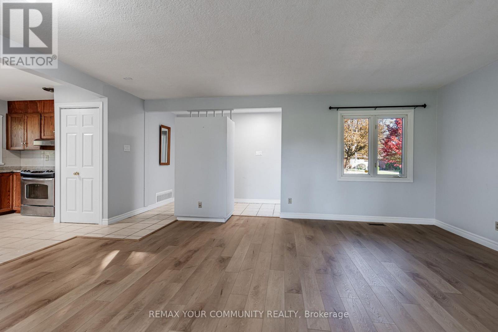 Main - 98 Wigmore Drive Property Photo 12