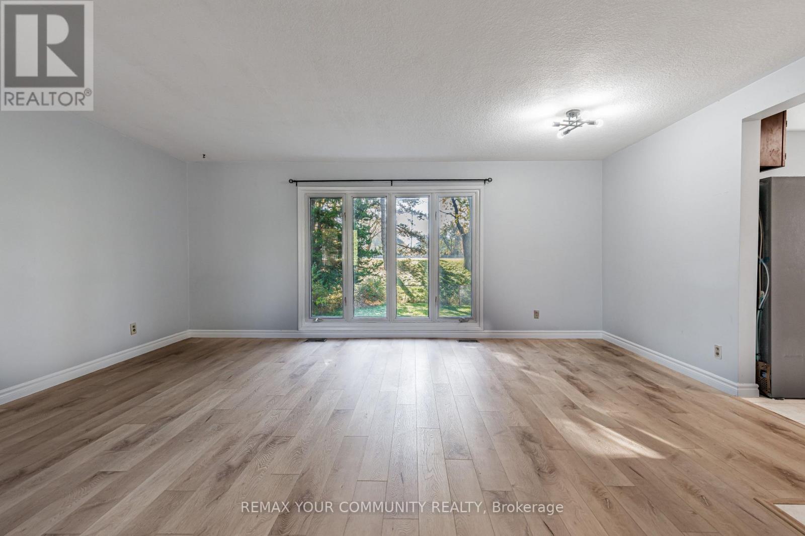 Main - 98 Wigmore Drive Property Photo 15