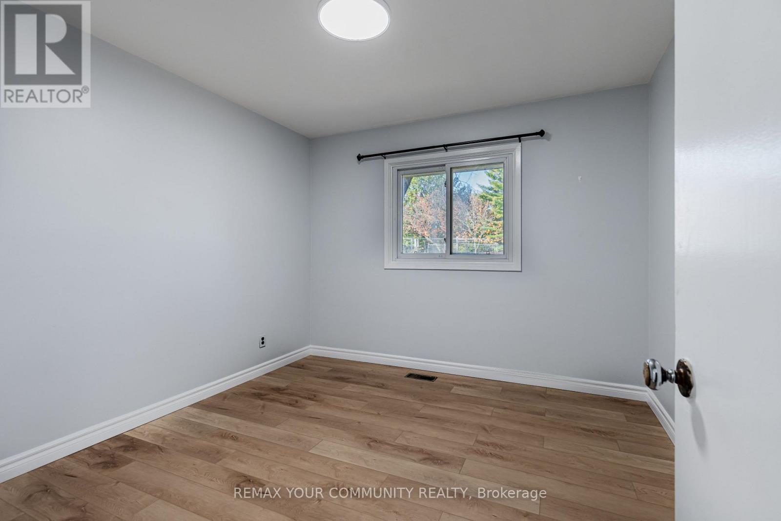 Main - 98 Wigmore Drive Property Photo 23
