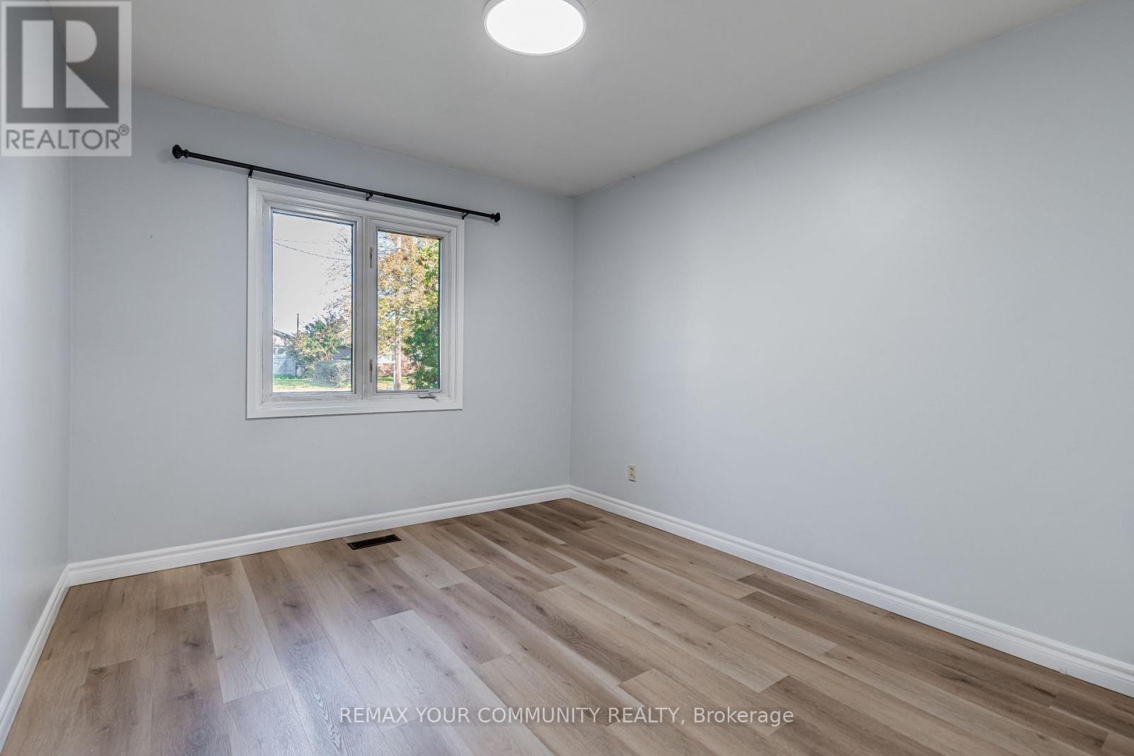 Main - 98 Wigmore Drive Property Photo 25