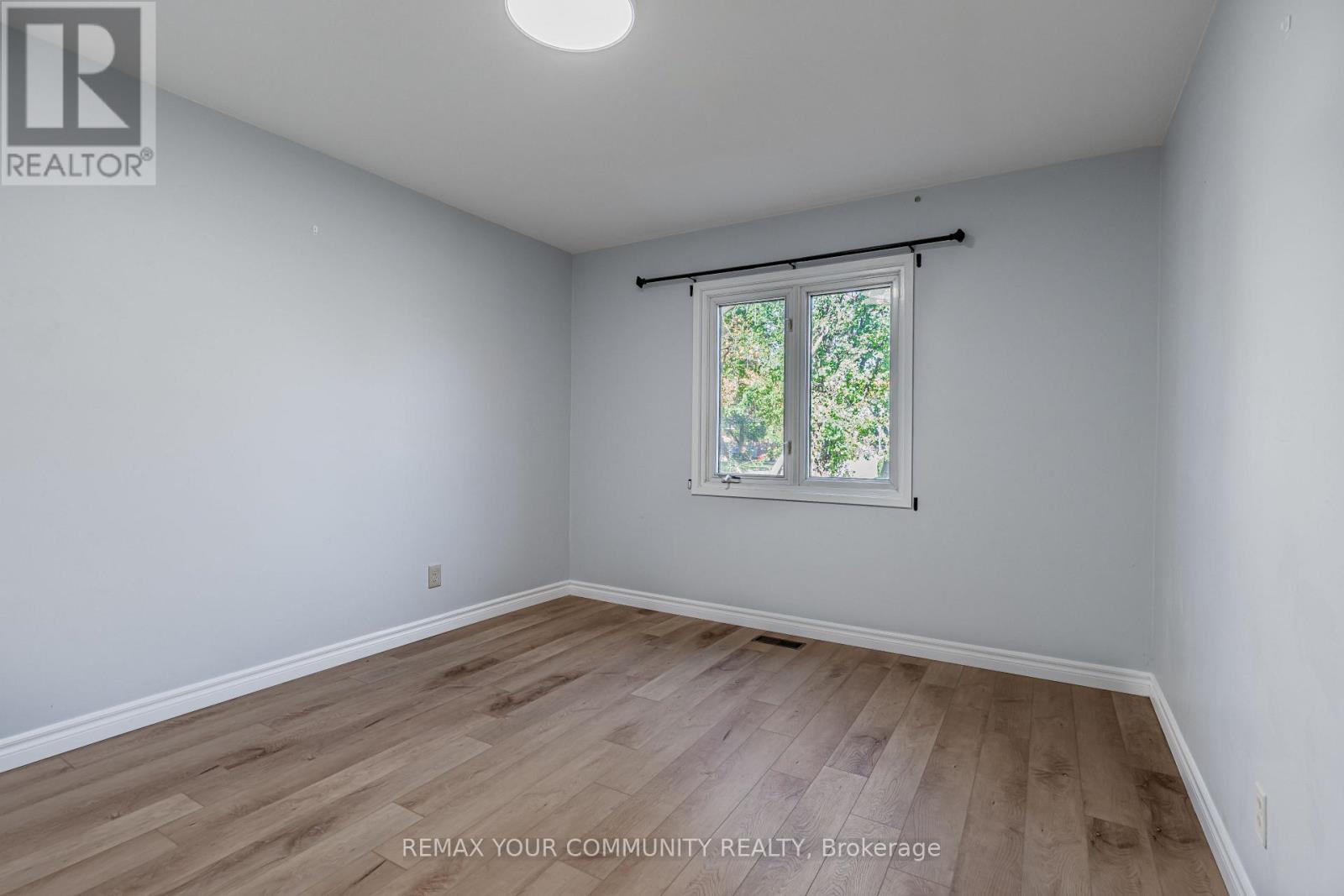 Main - 98 Wigmore Drive Property Photo 27