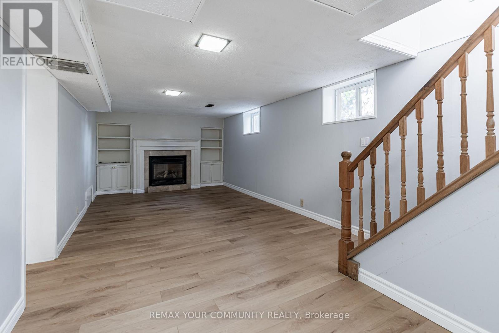 Main - 98 Wigmore Drive Property Photo 32