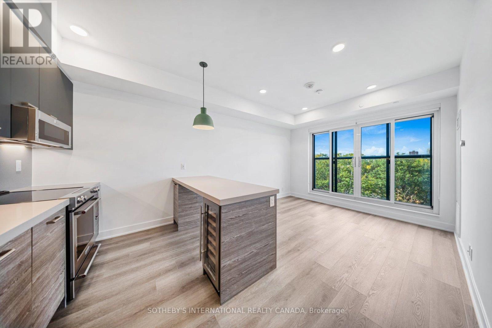 315 - 484 SPADINA AVENUE Property Photo 1