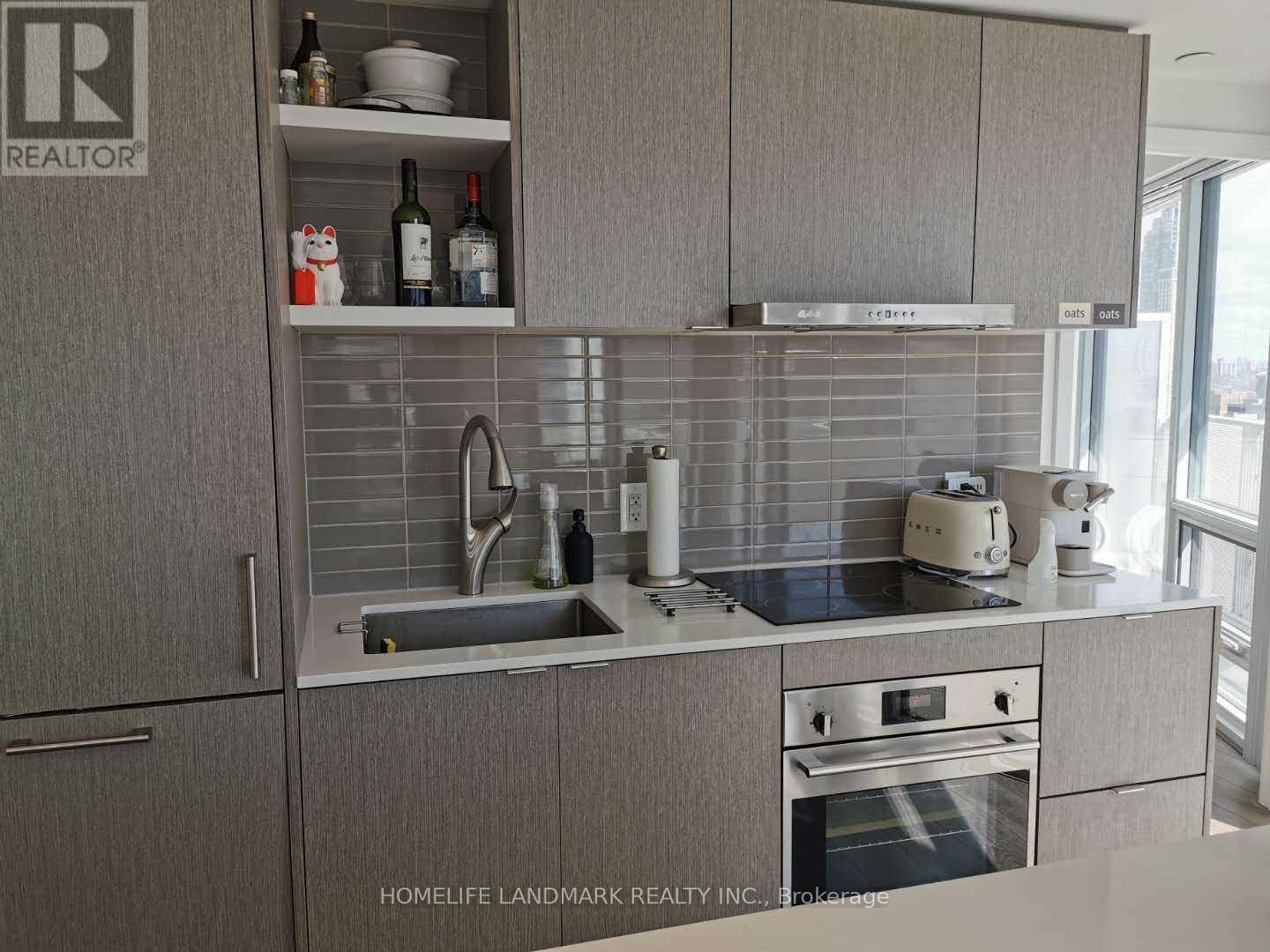 3107 - 100 Harbour Street Property Photo 6