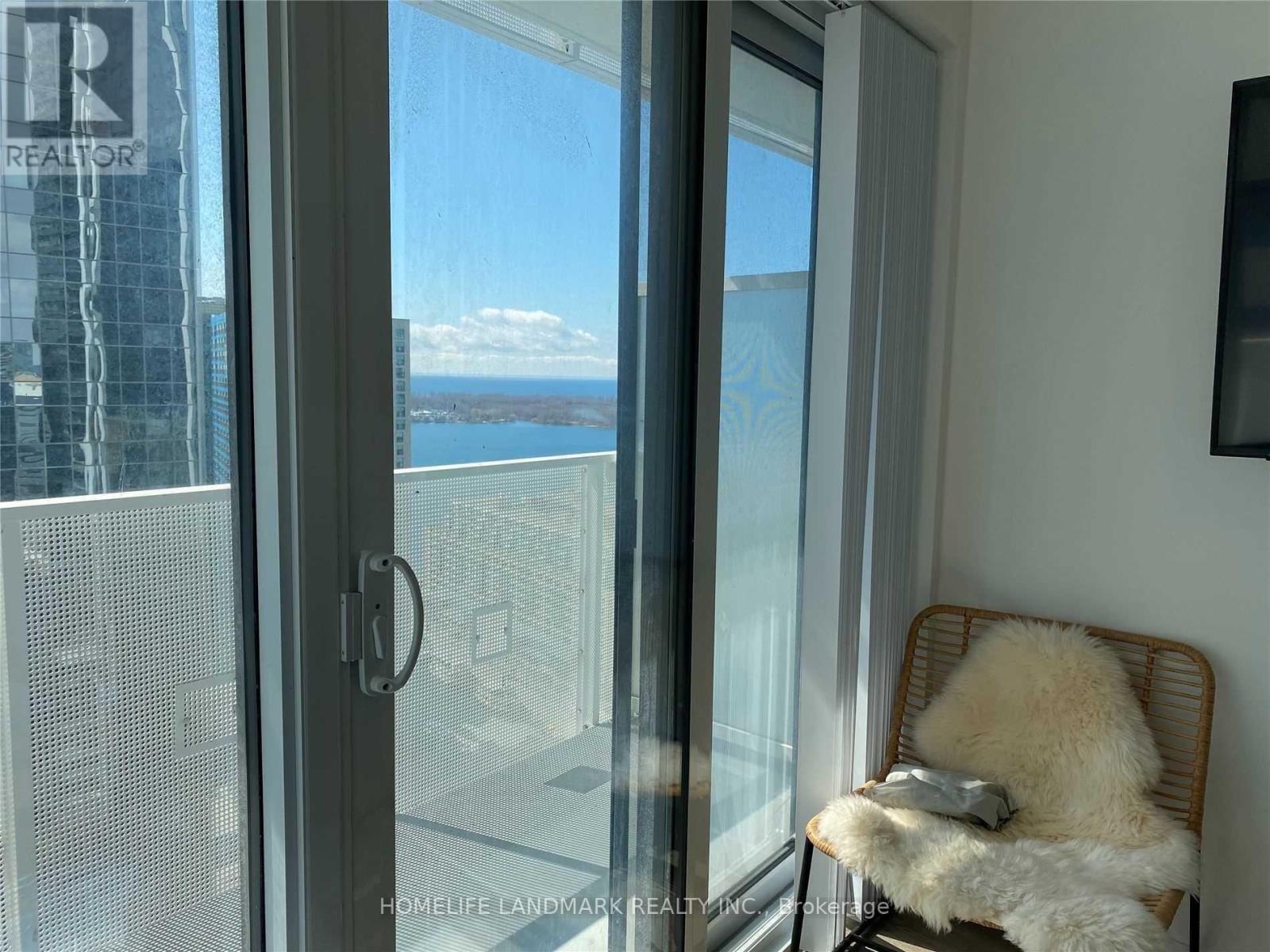 3107 - 100 Harbour Street Property Photo 9