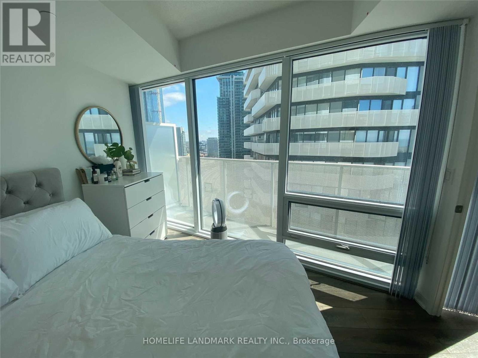 3107 - 100 Harbour Street Property Photo 13