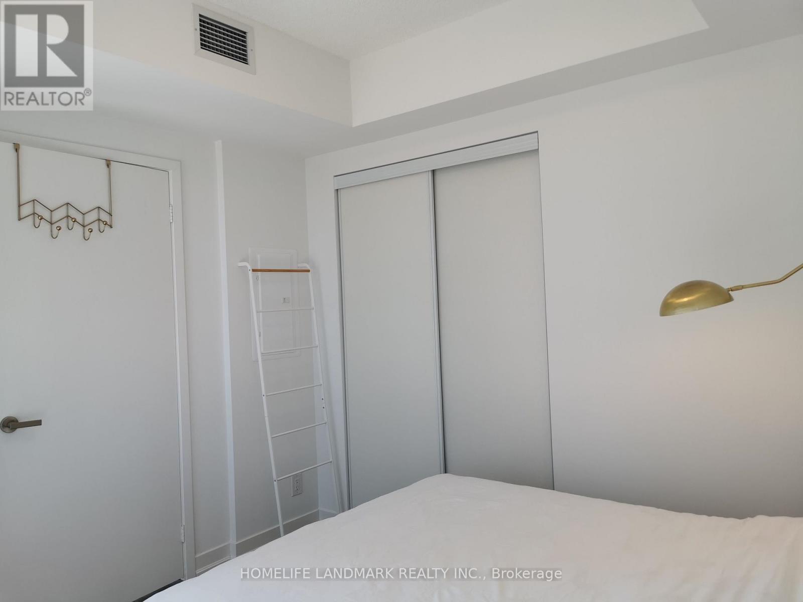 3107 - 100 Harbour Street Property Photo 14