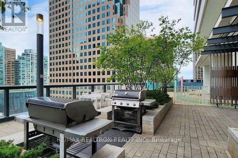 3107 - 100 Harbour Street Property Photo 27