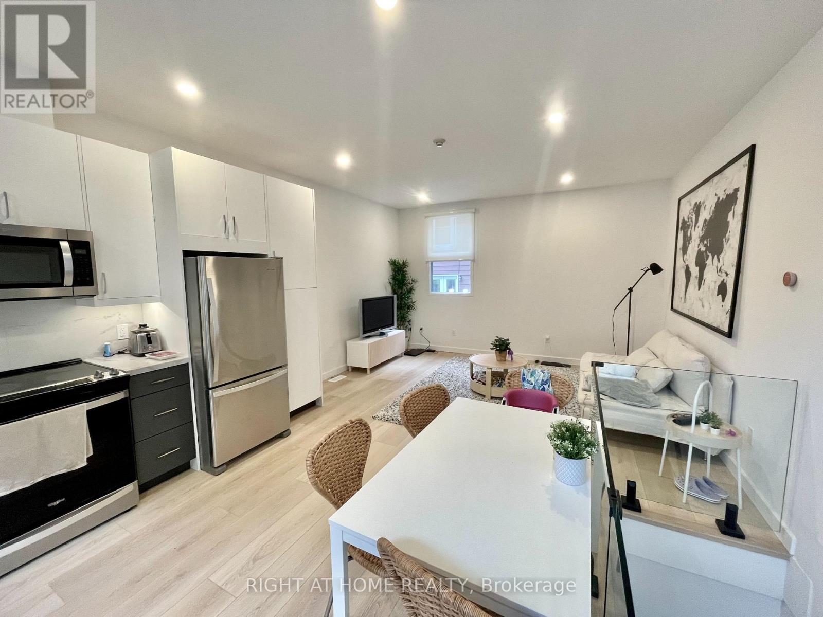 5 - 367 HOWLAND AVENUE Property Photo 1