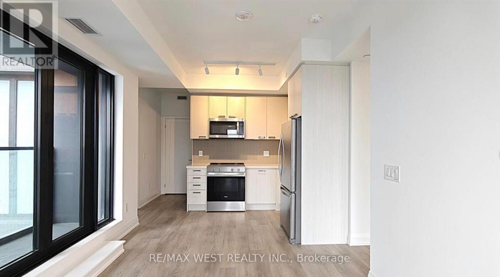 1503 - 20 Soudan Avenue Property Photo 3